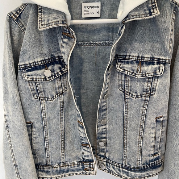 Jeans jacket with removable hoodie - Picture 7 of 7